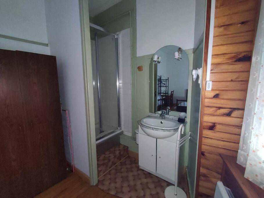 Le Nid Douillet Boheme Linge Fourni Apartment La Bourboule Exterior foto