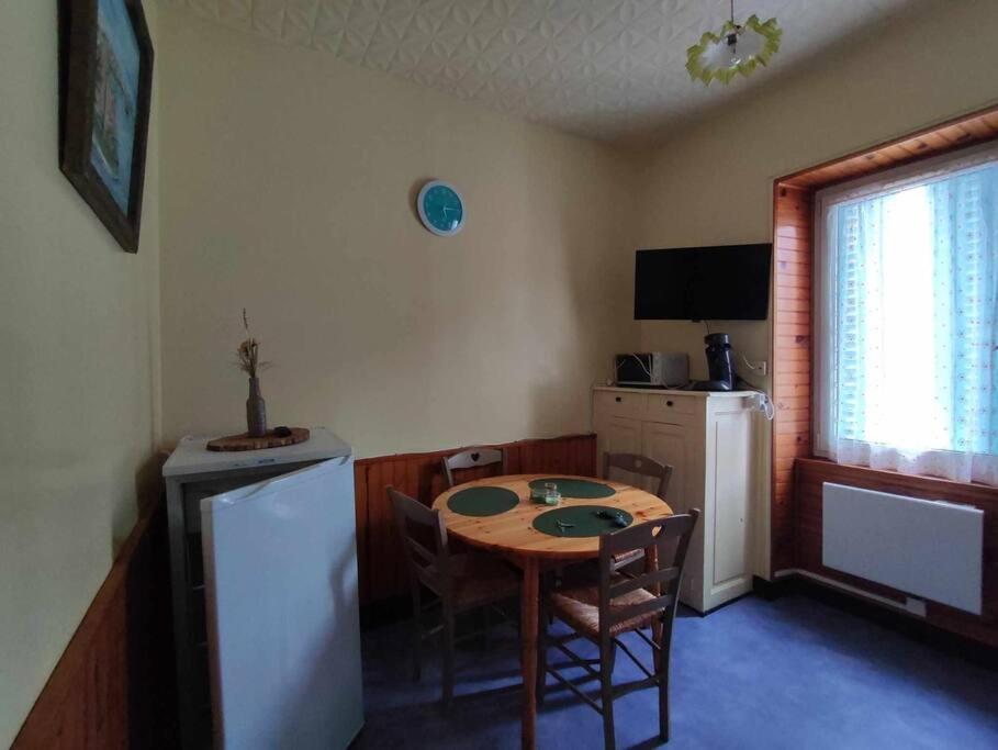 Le Nid Douillet Boheme Linge Fourni Apartment La Bourboule Exterior foto